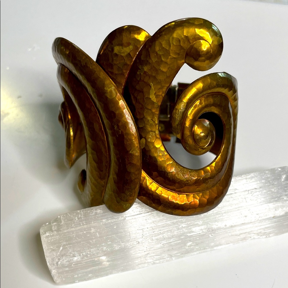 Vintage Cuff Bracelet Avon Jose Barrera Corinthian 1989 Hammerered Copper Swirls